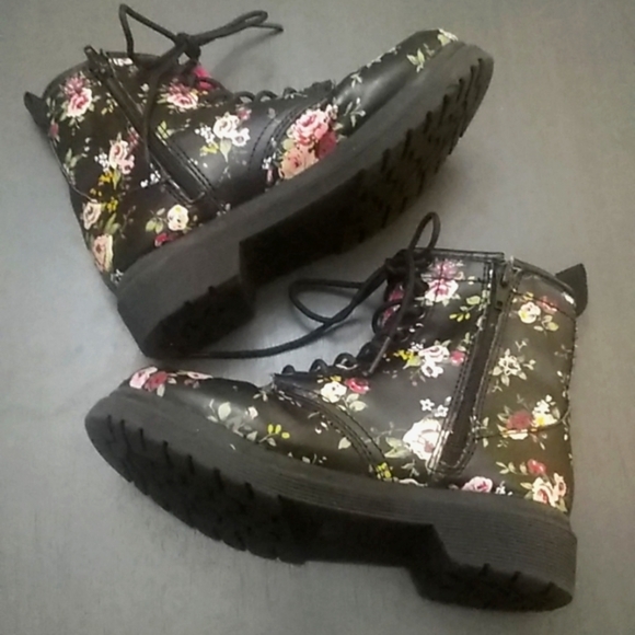 Cherokee Lace Up Boots - Picture 2 of 6